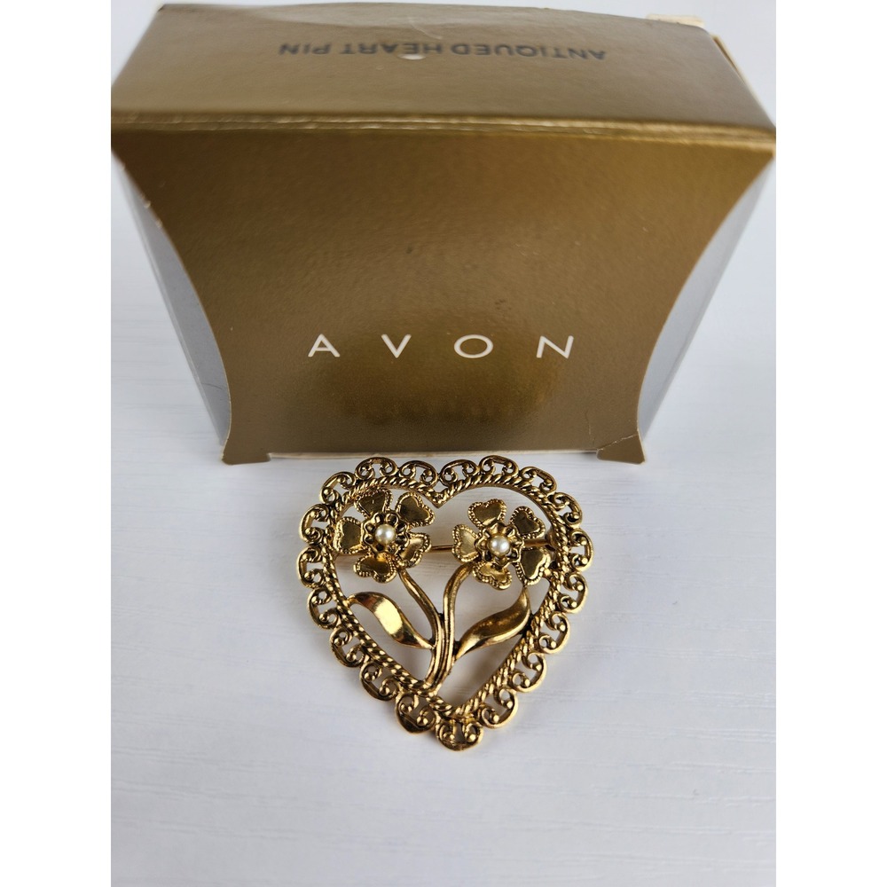 Antiqued Heart Pin Avon 1998 Gold Tone Faux Pearl Flower Brooch Vintage Jewelry